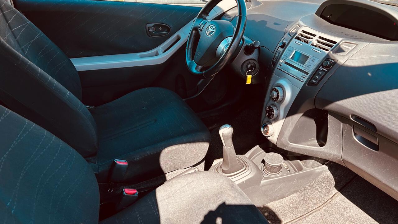 Toyota Yaris 1.0 3 porte Sol