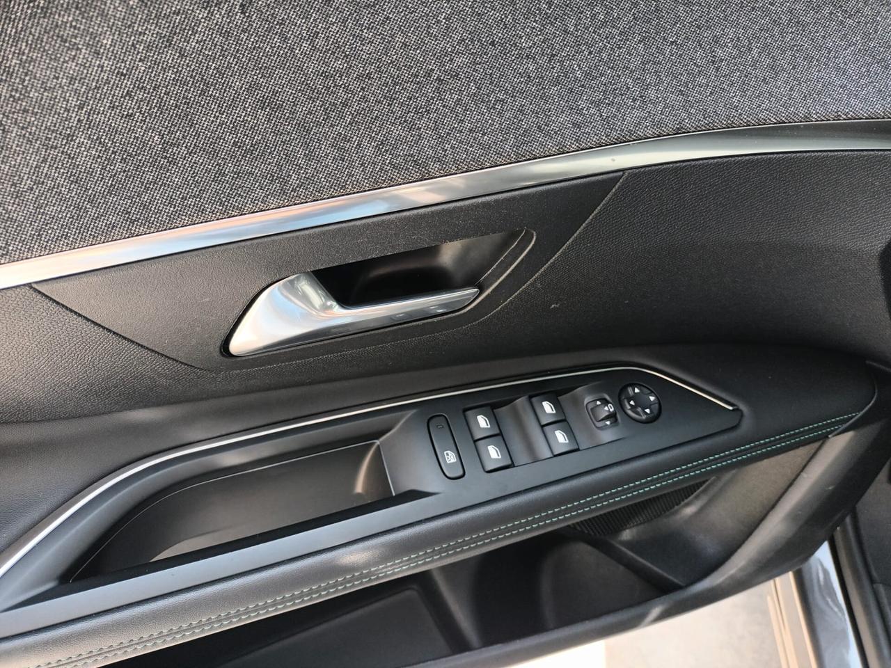 Peugeot 3008 Allure Pack 1.5 EAT8 Blue HDi 130 CV S&S