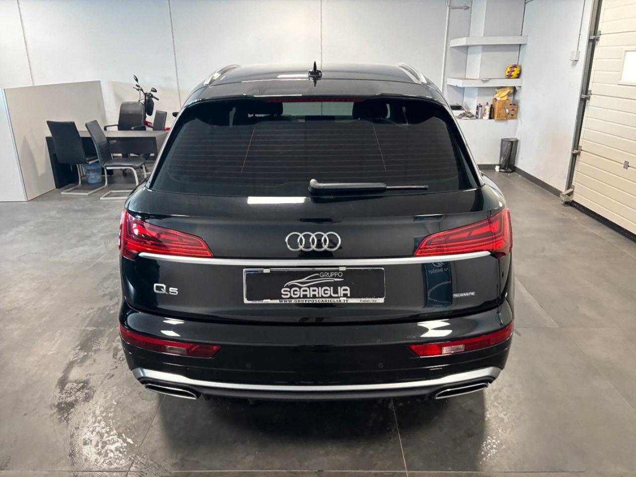 Audi Q5 4X4 S Line Plus Quattro 40 2.0 tdi mhev s-tronic