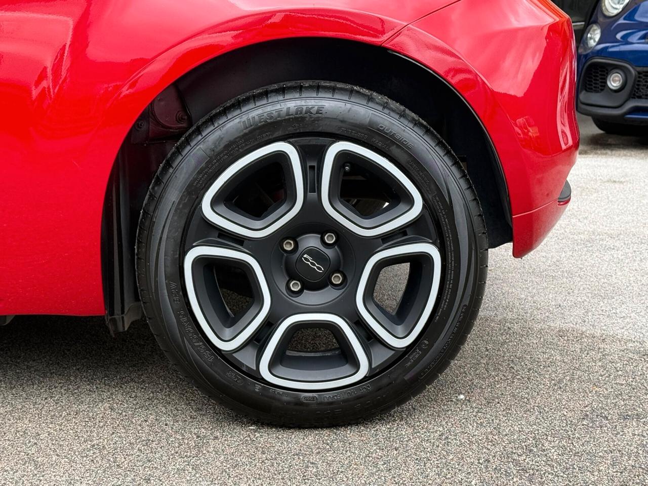 Fiat 500 1.0 Hybrid 70 CV Club