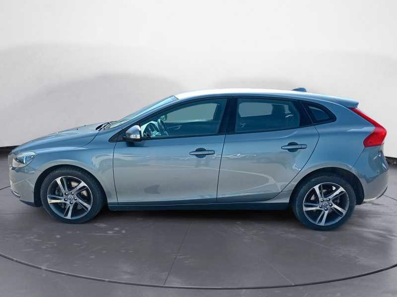 VOLVO V40 2.0 d2 Momentum geartronic my17