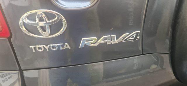 TOYOTA RAV 4 RAV4 2.2 D-4D 177 CV Luxury PER COMMERCIANTI
