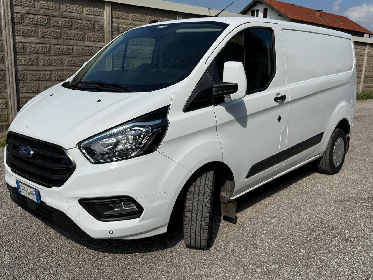 Ford Custom IBRIDO 2021