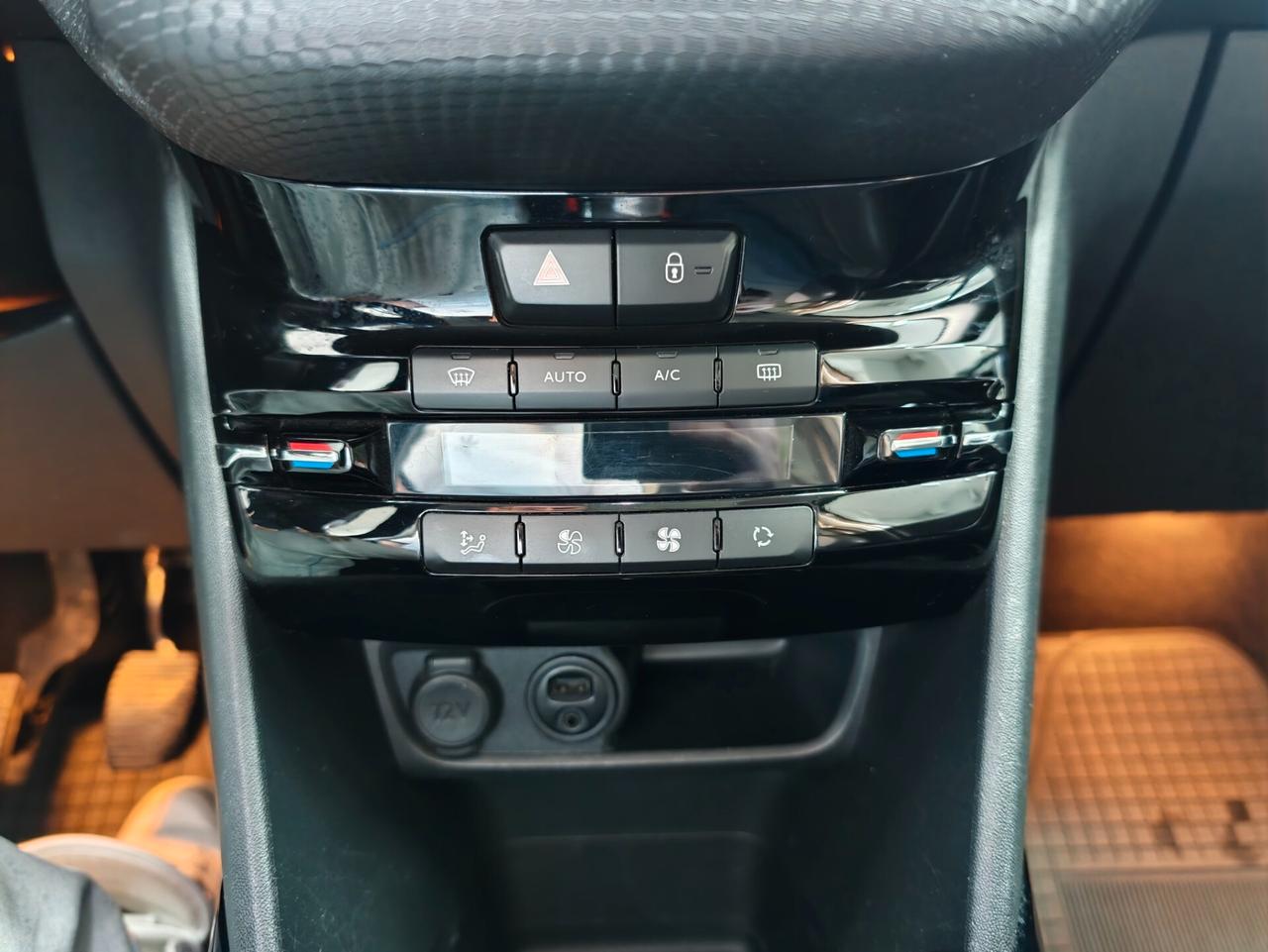 Peugeot 2008 BlueHDi 120 S&S Black Matt