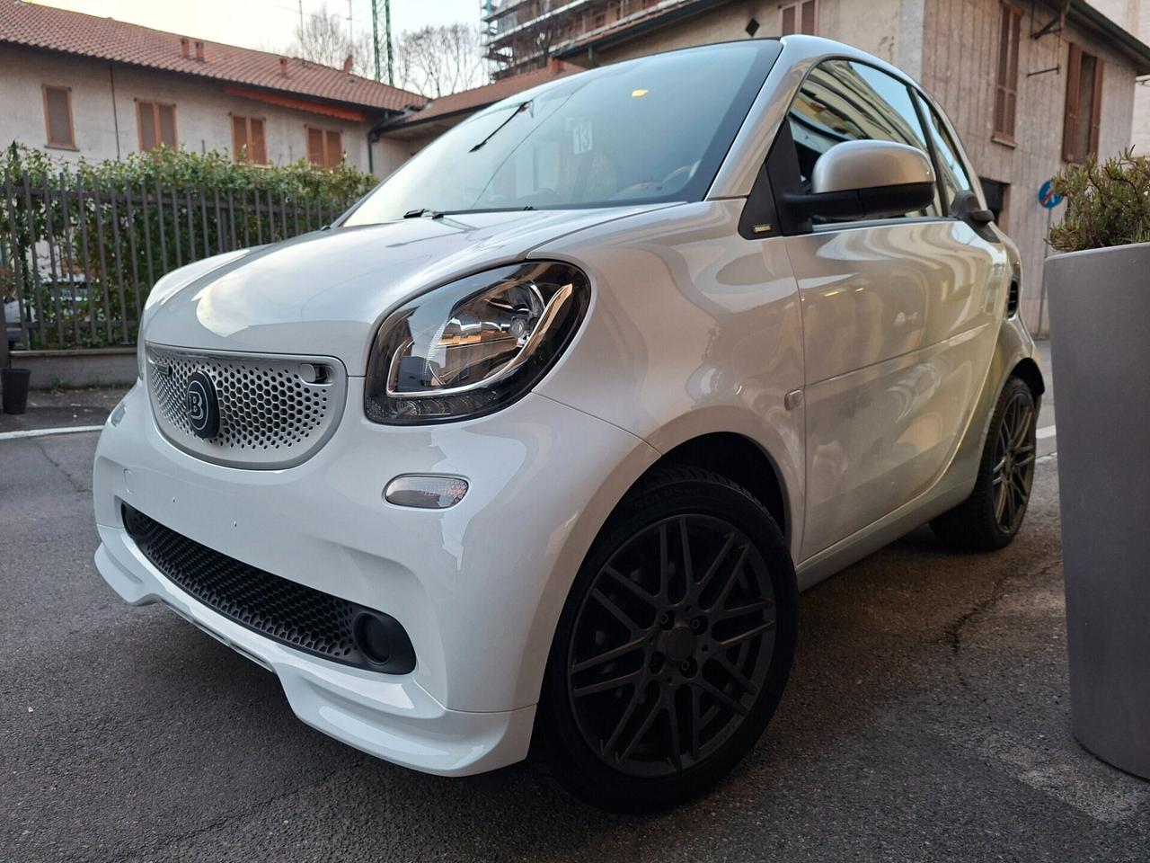Smart ForTwo 0.9 turbo 90cv Pack Brabus Edition Schermo Pad