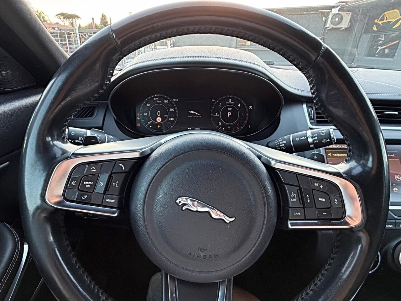 Jaguar E-Pace 2.0D 150 CV AWD aut. R-Dynamic HSE 12 MESI DI GARANZIA