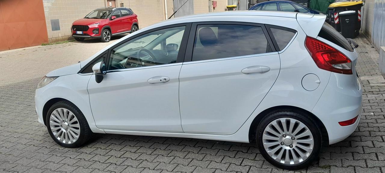 Ford Fiesta 1.2 5porte Titanium NeopatentatiOK