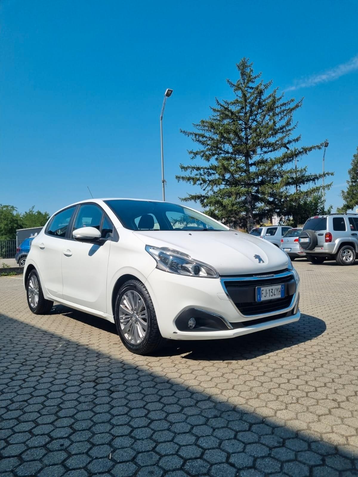 Peugeot 208 PureTech 82 5p. GPL Allure