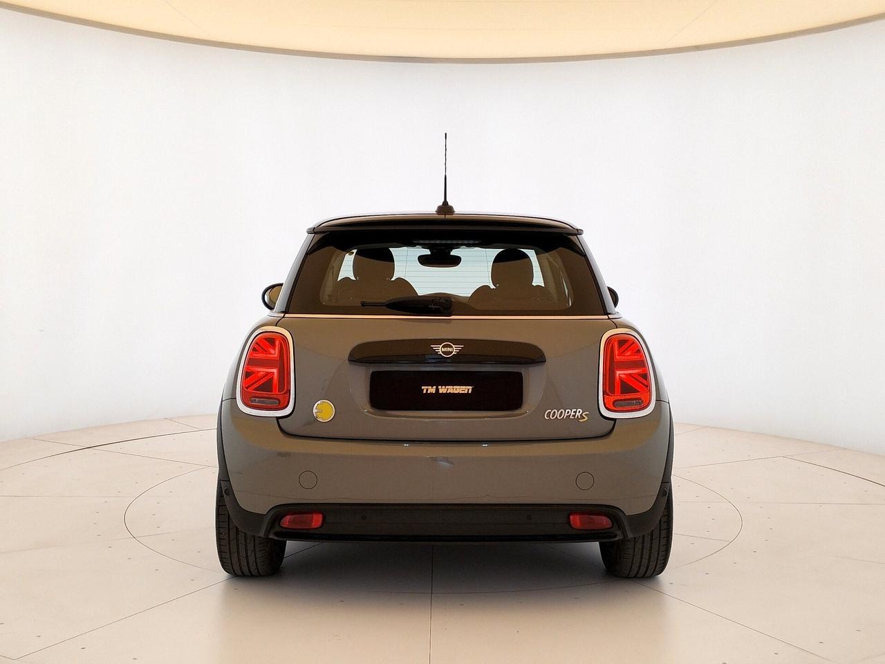 Mini Full Electric Cooper SE Classic - NEOPATENTATI
