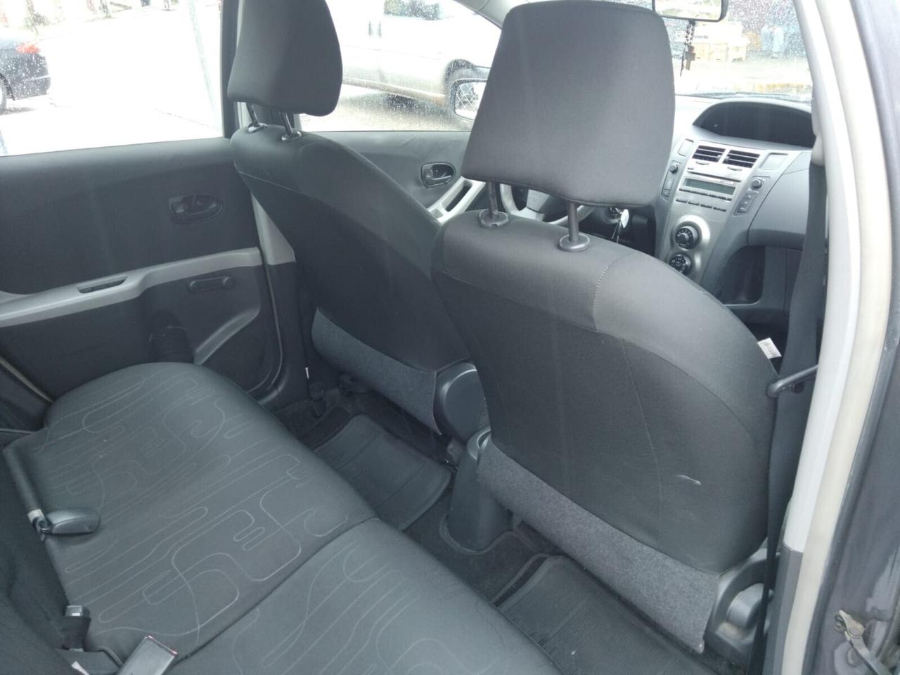 Toyota Yaris 1.0 5 porte Luxury pack