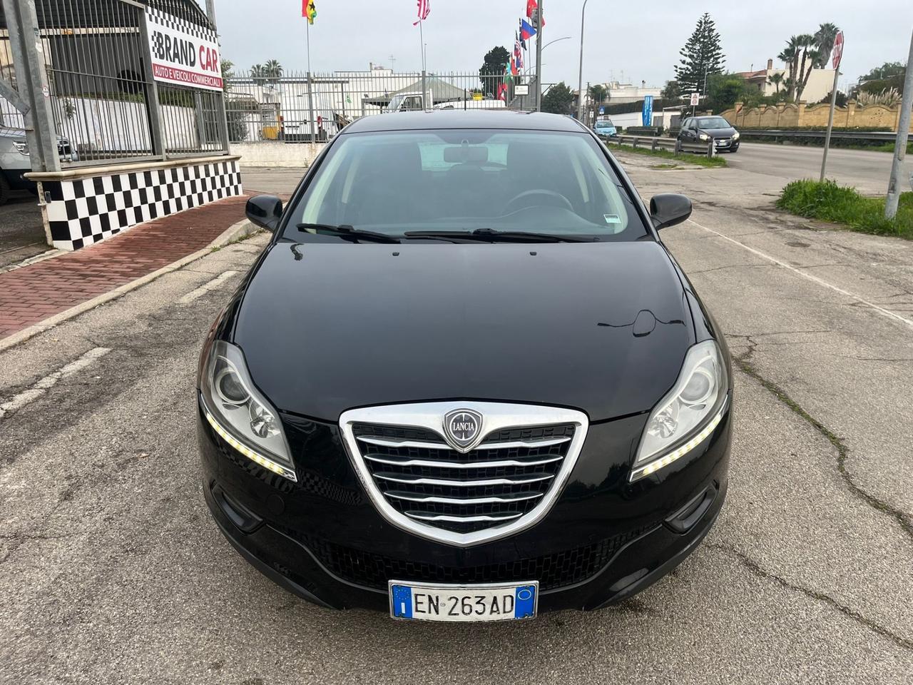 Lancia Delta 1.6 MJT Silver - 2011