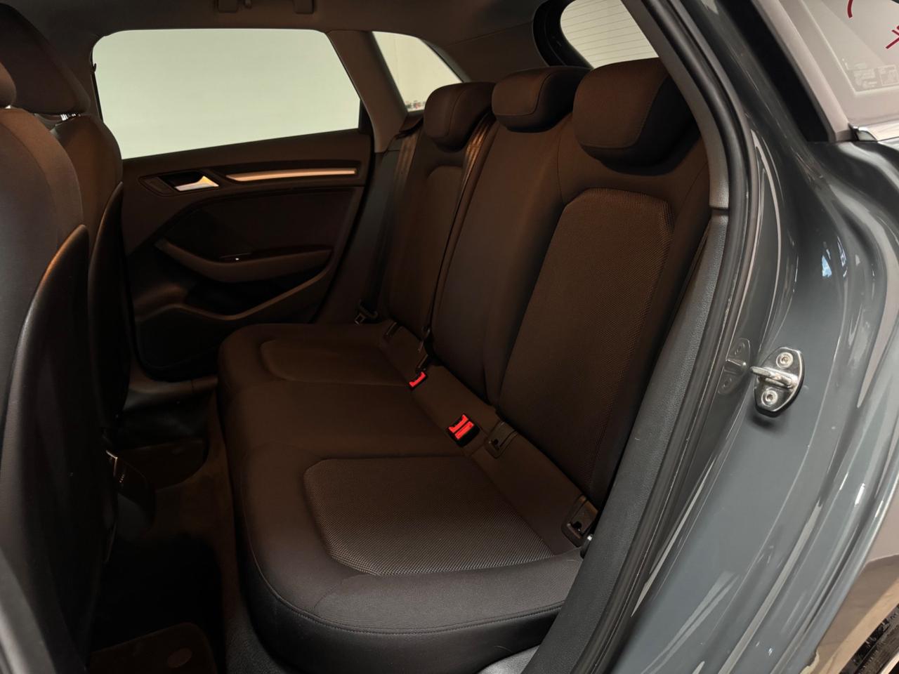 Audi A3 SPB 35 TDI S tronic S-LINE