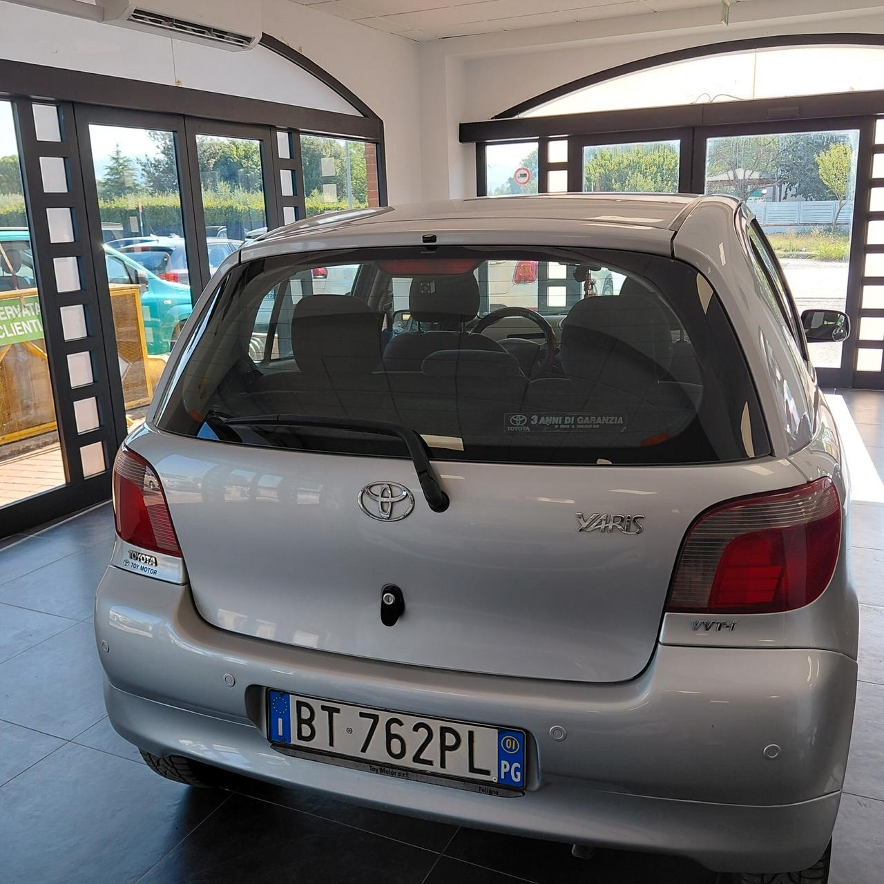 TOYOTA YARIS ANNO 2001 BZ 1.0 ADATTA NEOPATENTATI KM 220 MILA