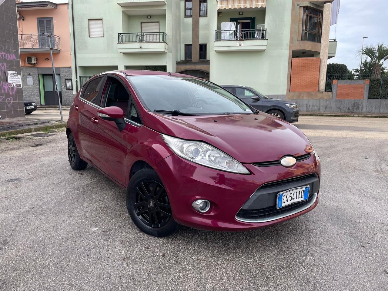 Ford Fiesta 1.4 5 porte Bz.- GPL Titanium IN PERFETTE CONDIZIONI