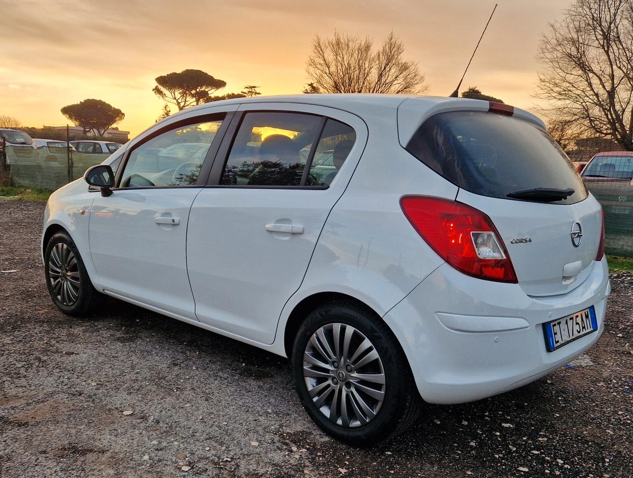 Opel Corsa1.2 5p automatica euro 5 VENDUTA