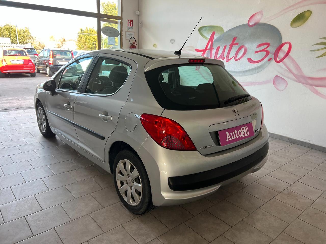 Peugeot 207 1.4 HDi 70CV 5p. ONE Line