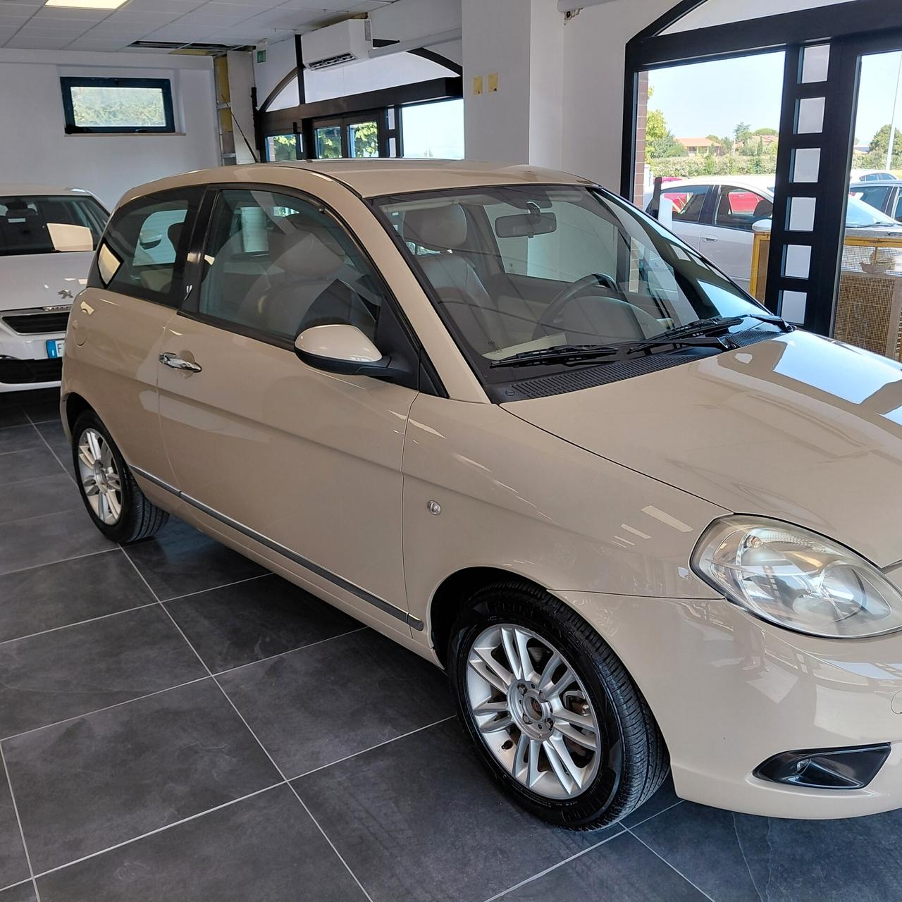 LANCIA YPSILON ANNO 2007 DS 1.3 MULTIJET ADATTA NEOPATENTATI KM 220 MILA