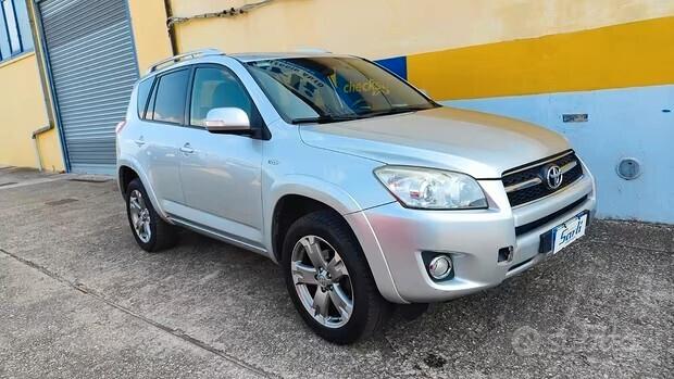 Toyota RAV 4 RAV4 Crossover 2.2 D-4D 150 CV DPF Luxury