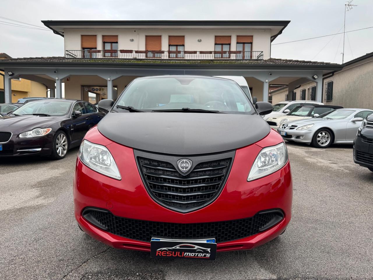 Lancia Ypsilon 1.2 69 CV 5 porte S Momodesign
