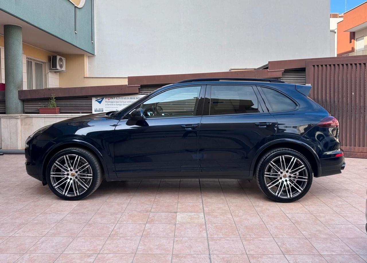 Porsche Cayenne 3.0 Diesel 250CV TETTO PASM