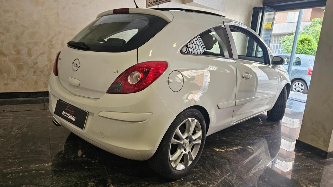 Opel Corsa 1.2 3 porte Easytronic Sport