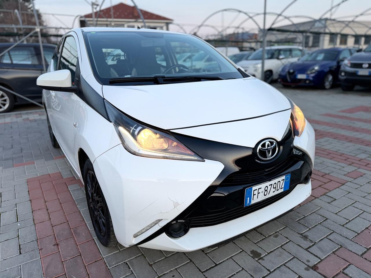 Toyota Aygo 1.0 VVT-i 69 CV 5 porte x-play