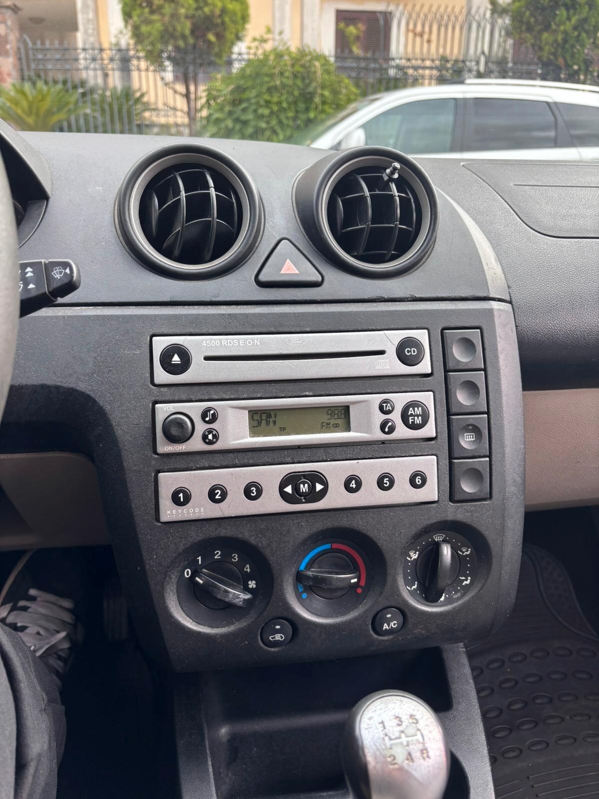 Ford Fiesta 1.4 TDCi 5p. Ghia