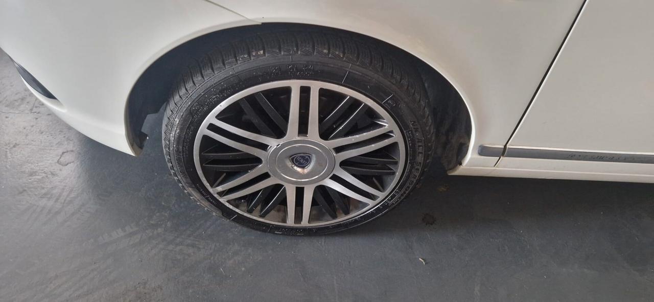 Lancia Ypsilon 1.2 69 CV Elle