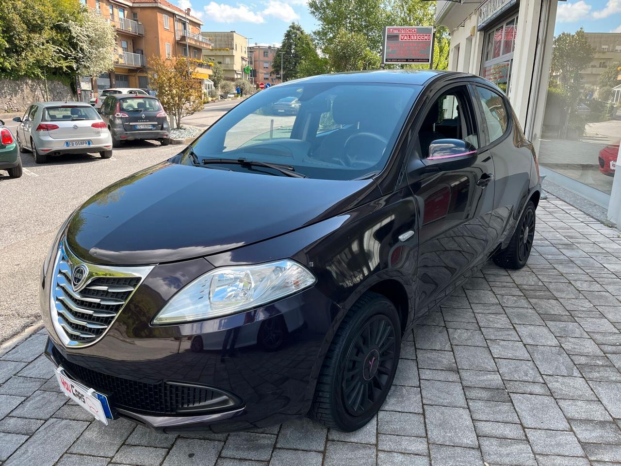 Lancia Ypsilon 1.2 69 CV 5 porte Elefantino