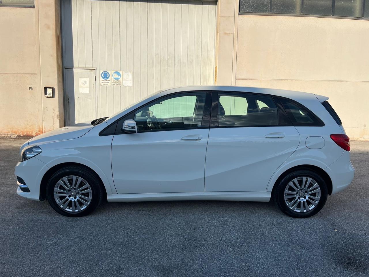 Mercedes-benz B 200 NGD. Benzina/metano