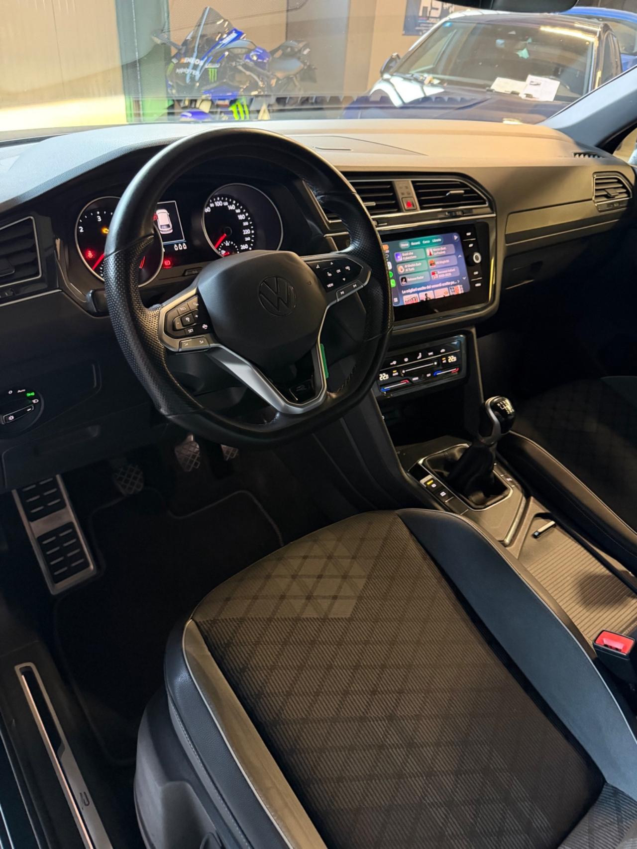 Volkswagen TIGUAN 2.0 TDI RLINE IQ MATRIX KMCERTIF