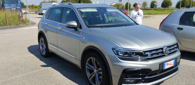VOLKSWAGEN Tiguan 1.6 TDI SCR Sport R LINE BlueMotion Technology