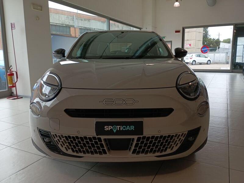 FIAT 600 1.2 Hybrid 110cv La Prima