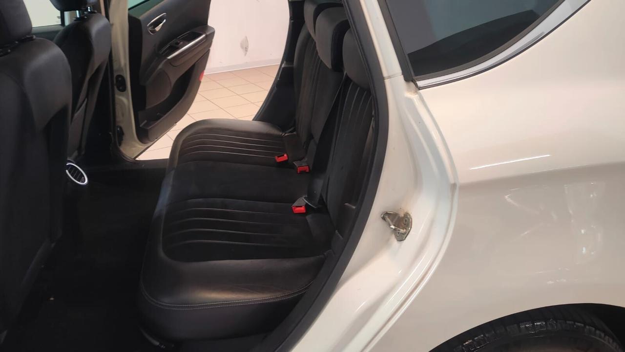 Lancia Delta 1.6 MJT DPF 105 CV Gold