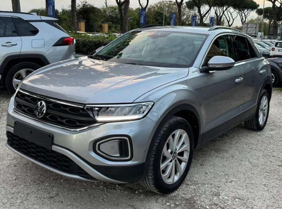 VOLKSWAGEN T ROC BENZINA AUTO A NOLEGGIO