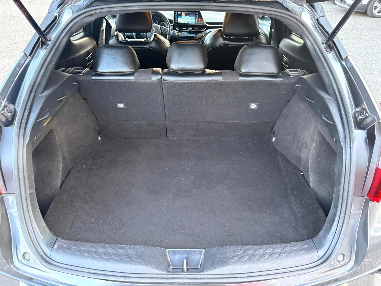 Toyota C-HR 1.8 Hybrid E-CVT Lounge