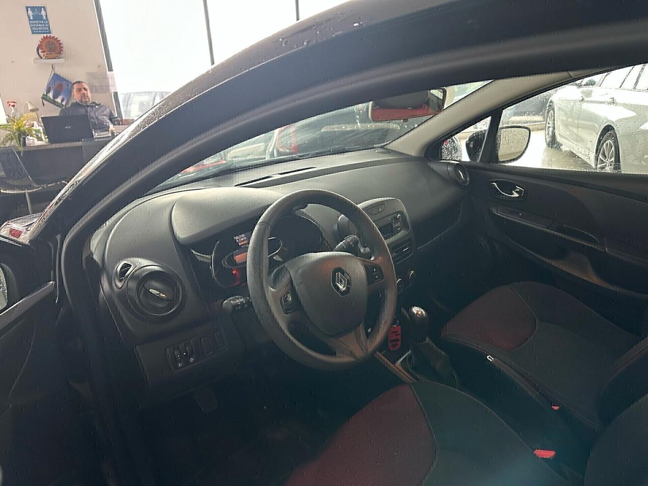 Renault Clio 1.2 75CV 5 porte METANO