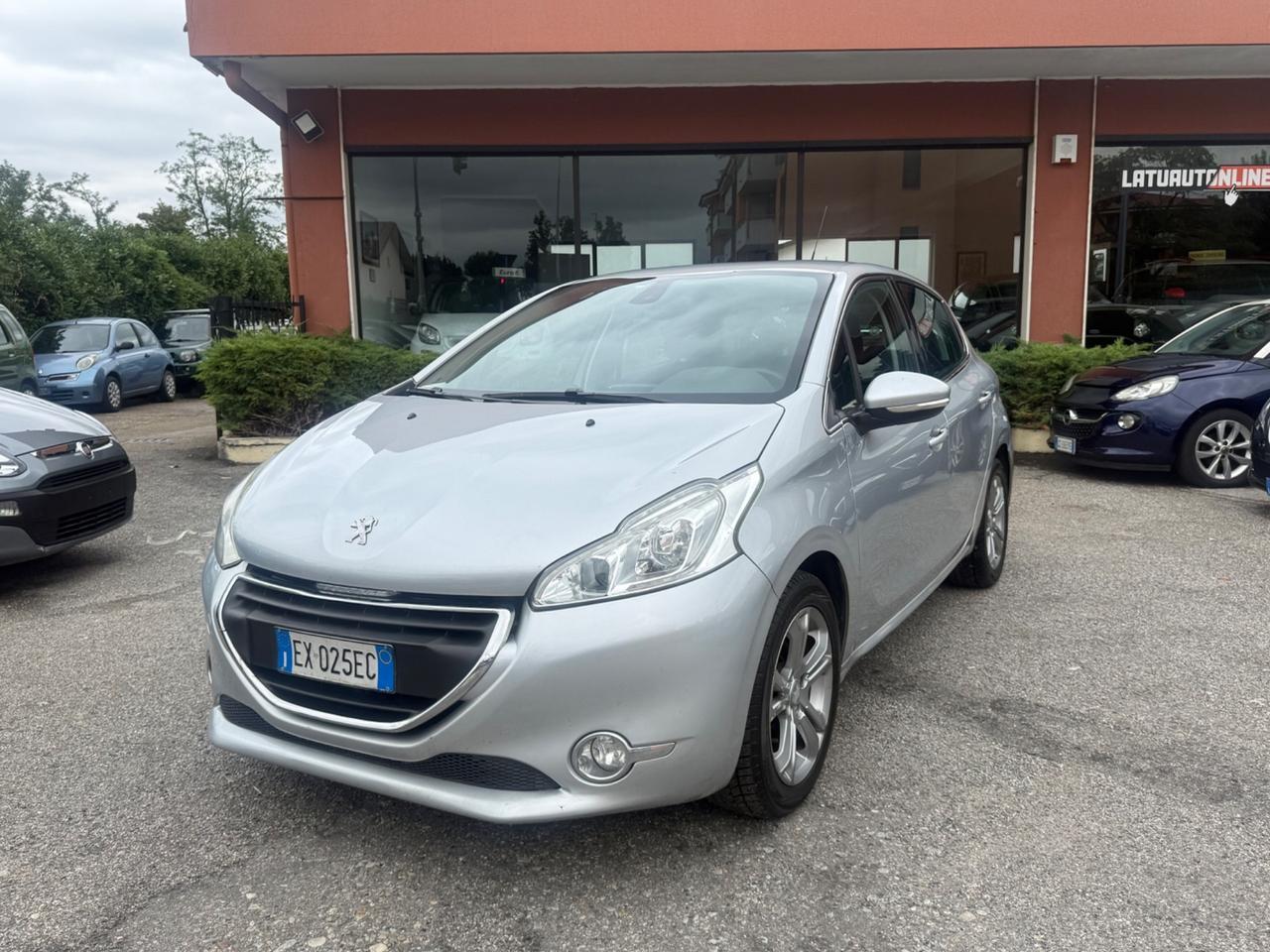 Peugeot 208 1.4 HDi 68 CV 5 porte Allure