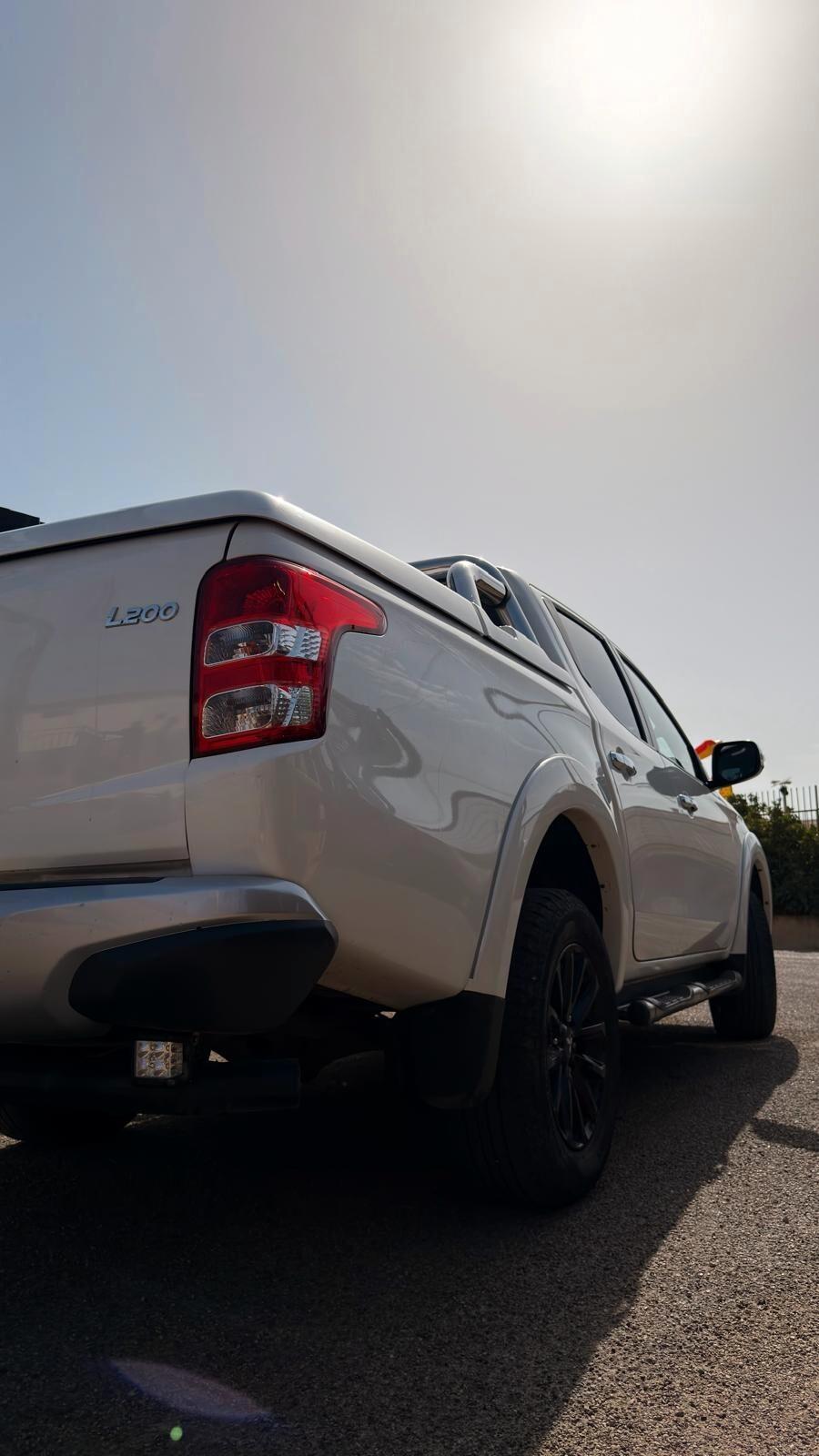 Mitsubishi L200 2.4 DI-D/180 CV Doppia Cabina Full Optional