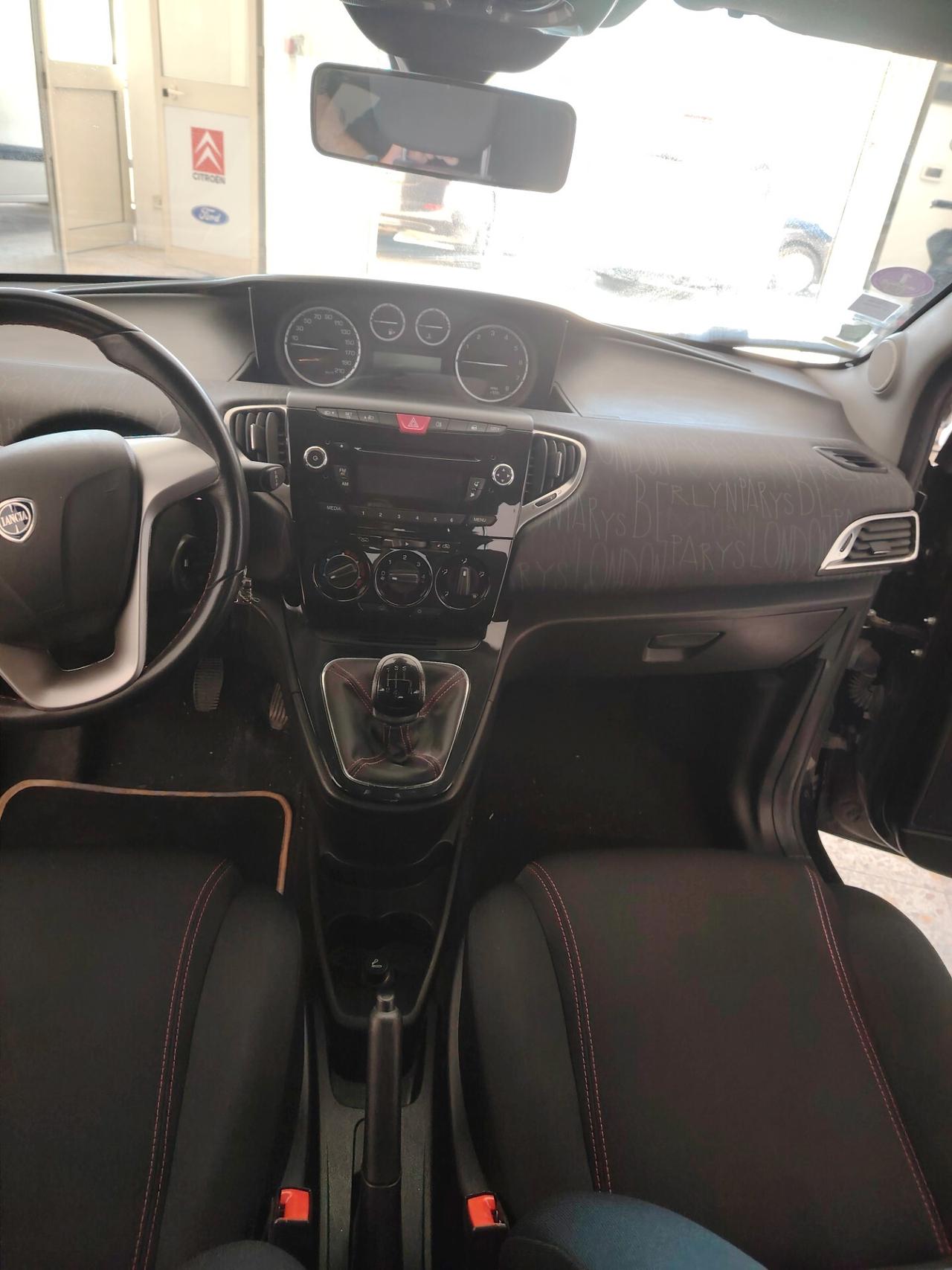 Lancia Ypsilon 1.2 69 CV 5 porte Elefantino