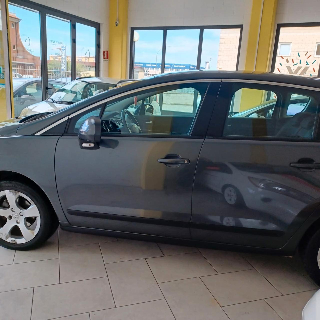 SPAZIOSA IDEALE PER FAMIGLIE 3008 1.6 HDI