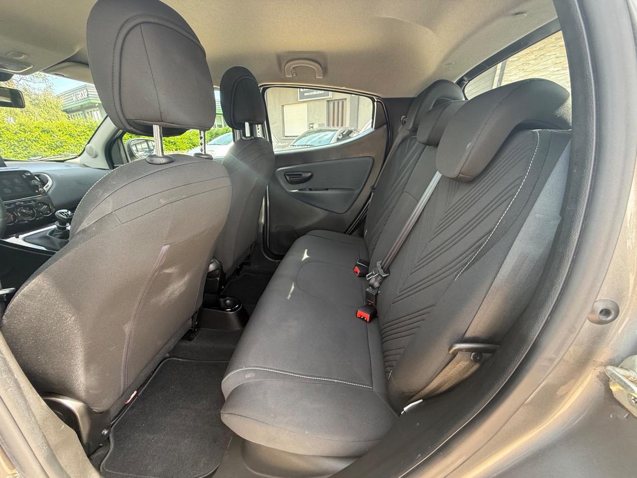 Lancia Ypsilon 1.0 FireFly 5 porte S&S Hybrid Alberta Ferretti