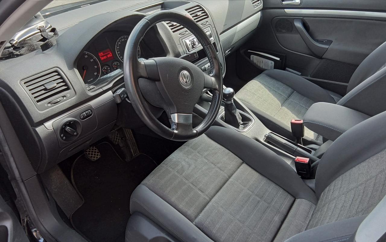 Volkswagen Golf 1.6 16V FSI 5p. Comfortline