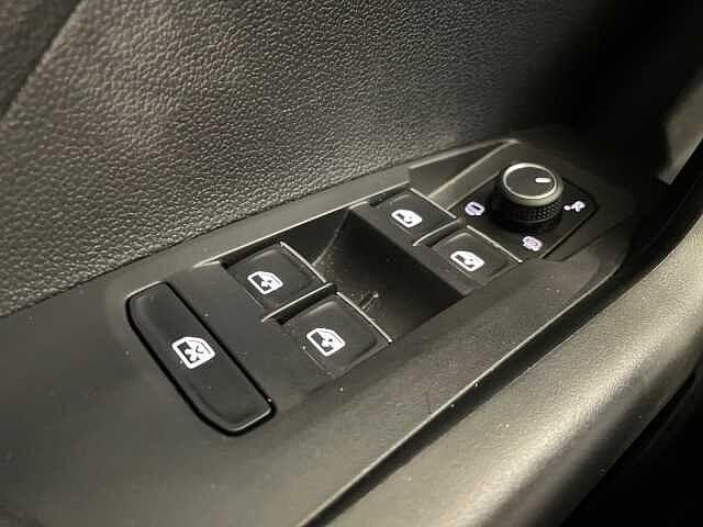 Volkswagen T-Cross 1ª serie 1.0TSI 110CV R-LINE Advanced - NEOPATENTATI