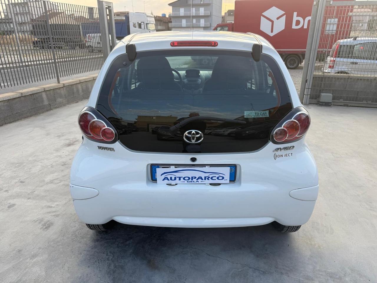 Toyota Aygo 1.0 12V VVT-i 5 porte Deep Ocean Connect MMT