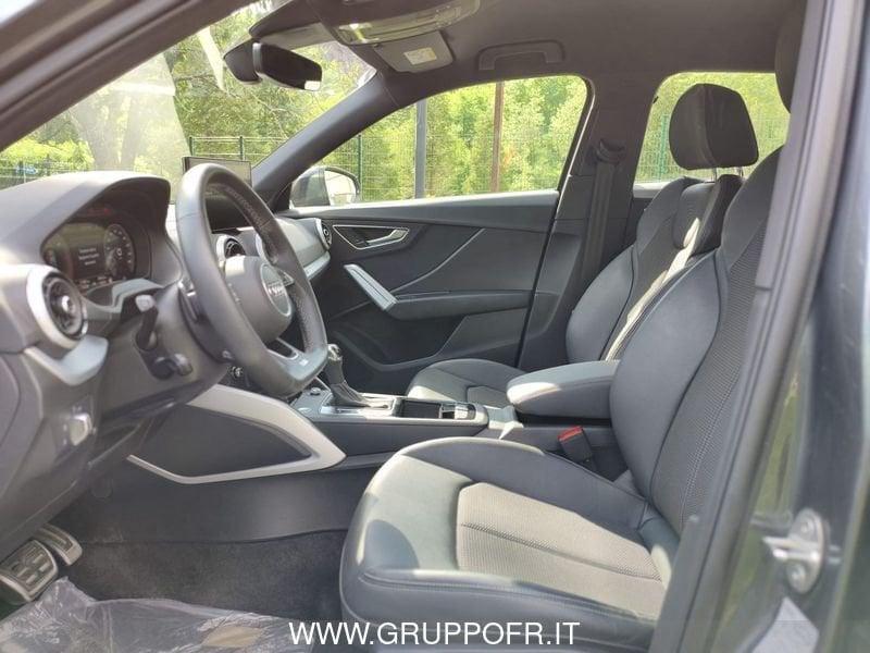 Audi Q2 35 TDI S tronic Identity Black