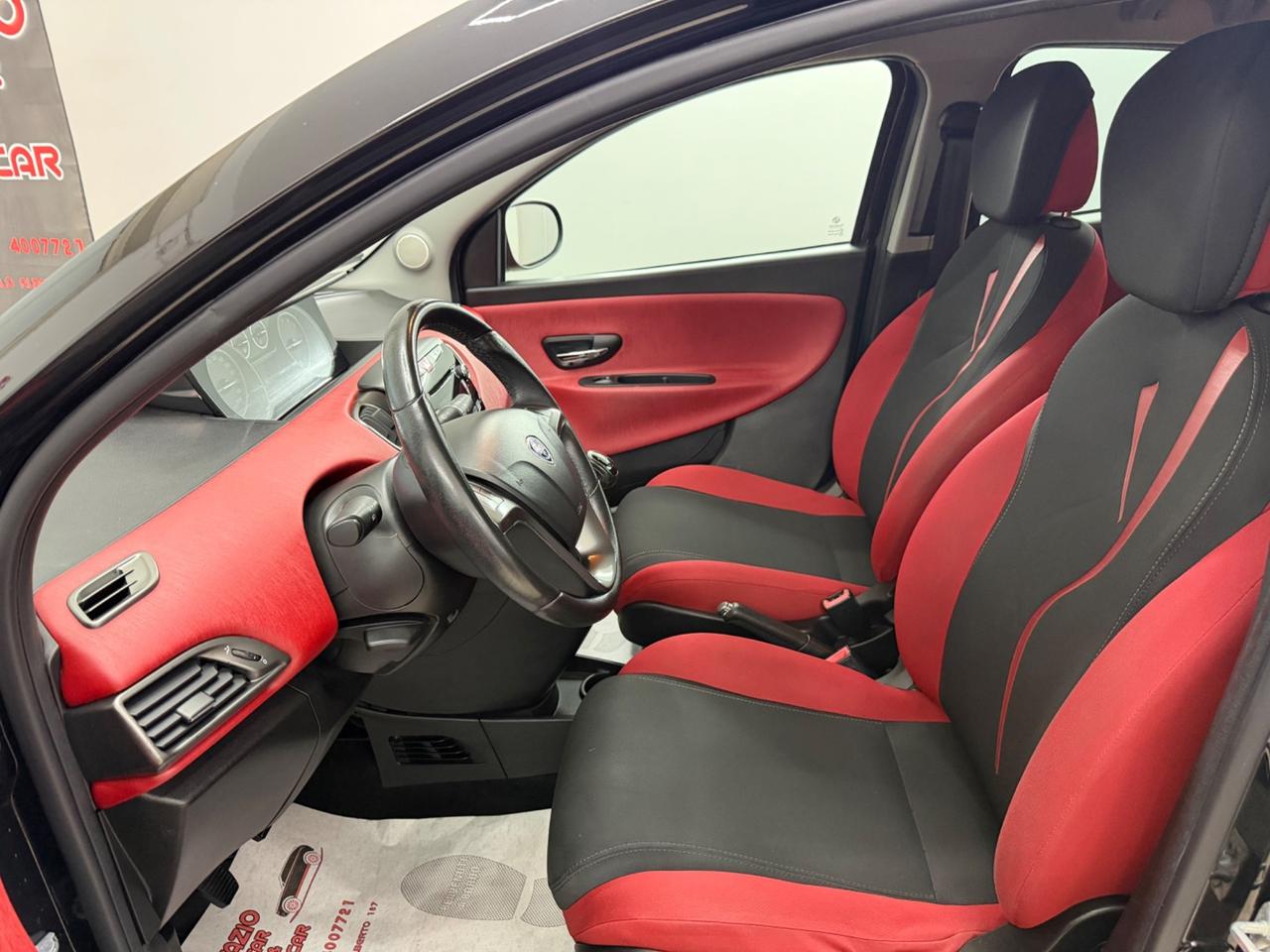 Lancia Ypsilon 1.2 69Cv