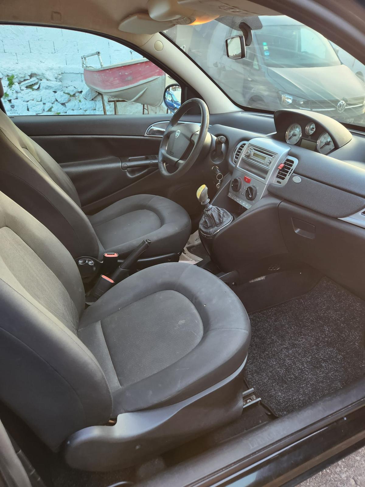 Lancia Ypsilon 1.2 69 CV Platinum ANNO 2012