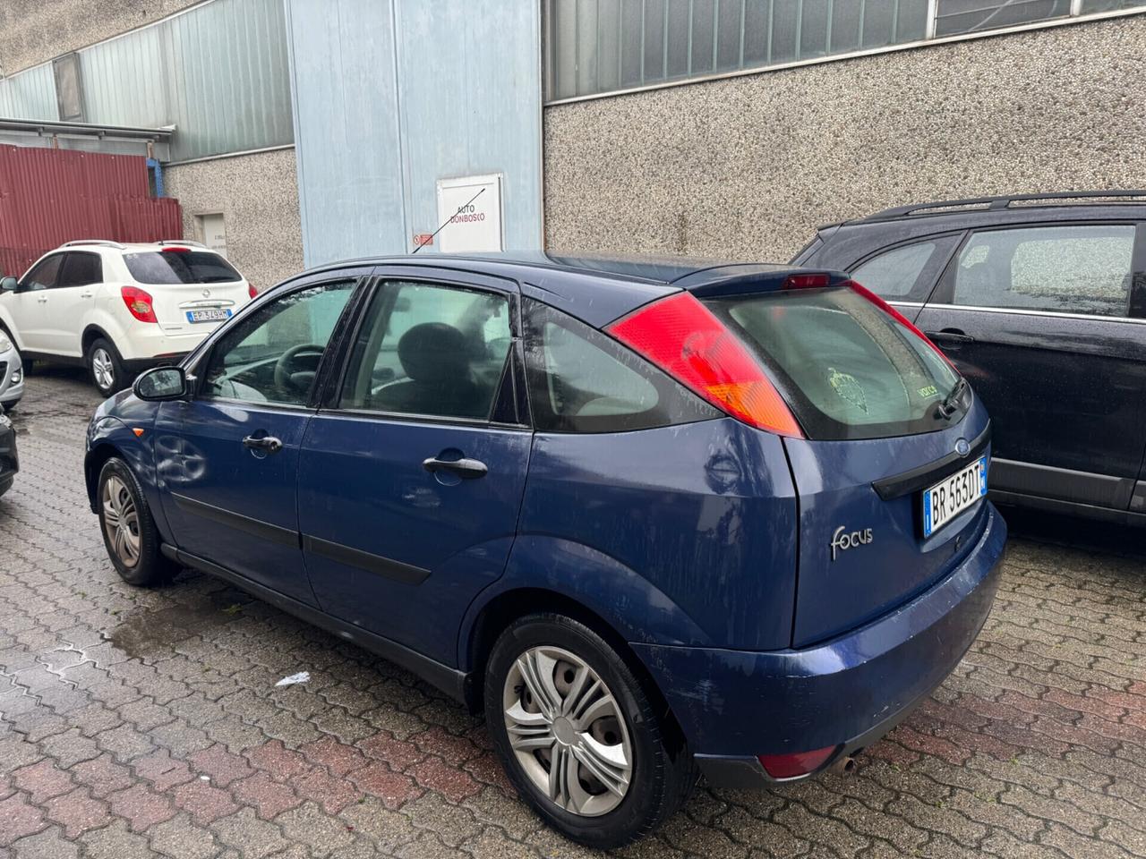 Ford focus 2000 benzina 1.6 5 porte macchina a posto