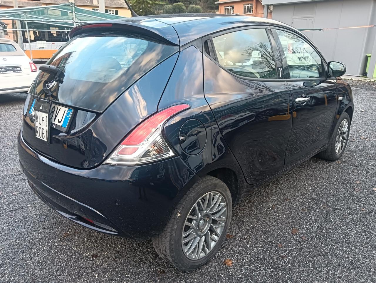 Lancia Ypsilon 1.2 69 CV 5 porte Platinum
